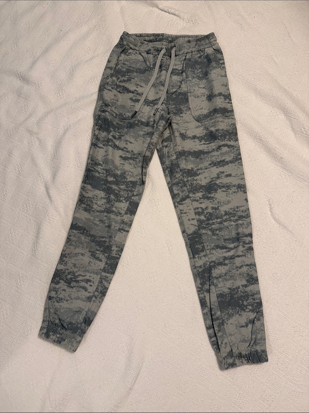 Athleta Farallon Jogger Fog Camp Print size XXS EUC